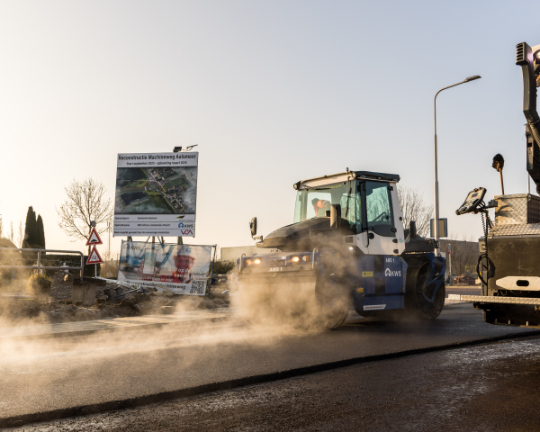 20250214 Asfalteren deklaag Machineweg Aalsmeer Rotonde (015 van 016).jpg